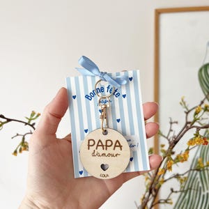 Porte-clé en bois personnalisé – “Bonne fête Papa” - idée cadeau papa - cadeau pour la fête des pères - porte clé magique