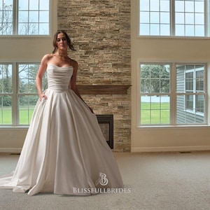 Strapless Crepe Wedding Gown: Sweetheart Pleated A-Line Dress