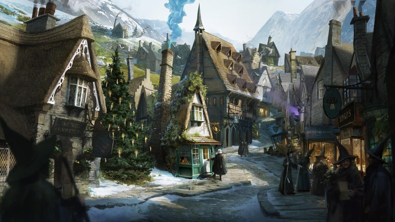 Puede incluir: Una calle empedrada cubierta de nieve bordeada de pintorescos edificios de estilo medieval. Los edificios tienen techos de fuerte pendiente, algunos con techos de paja, y muchos tienen detalles decorativos. Hay varias tiendas con letreros, incluyendo "The Three Broomsticks" y "Ollivanders". Personas con capas y sombreros caminan por la calle.