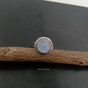 Natural Rainbow Moonstone Ring, 925 Solid Sterling Silver Gemstone Ring, June Birthstone Round Shape Moonstone Ring, Anniversary Gift