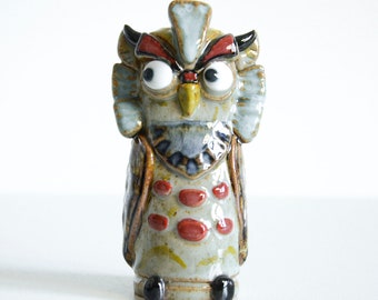 Owl in Handcrafted Ceramic Modern Sculpture Animal Decorative Figurine Gifts Asian Style