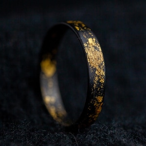 Medium koolstofring met puur goud – modern en elegant cadeau voor mannen en vrouwen of jubileum verlovingstrouwring, unieke ongebruikelijke ring