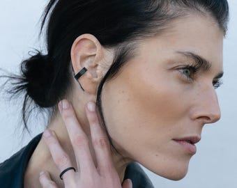 Medium Black Carbon Ear Cuff – with gold or platinum detail – Minimalist Unisex Design
