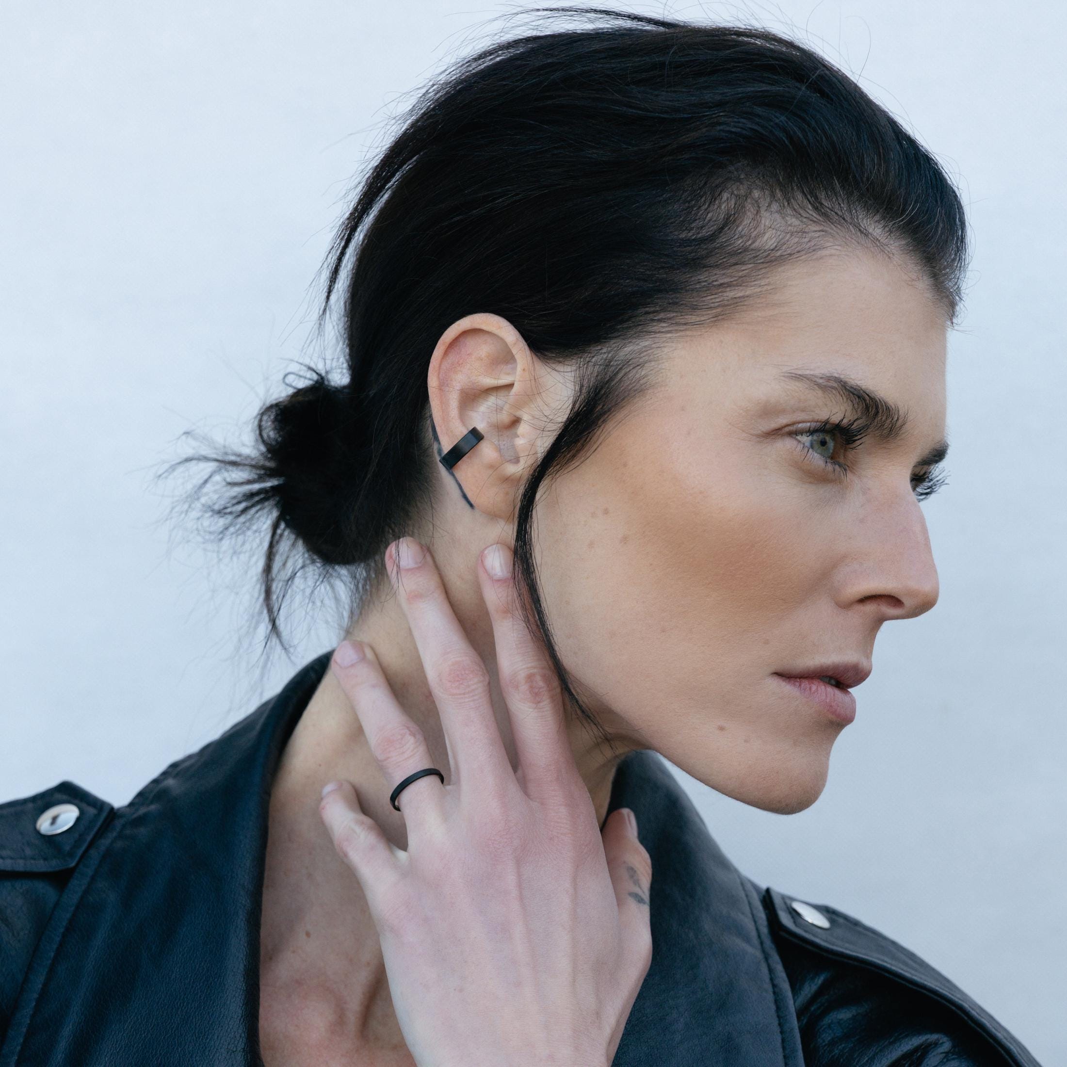 Anello Donna In Titanio Con Fibra Di Carbonio Rosa – Fascia 6 Mm – Ringly