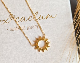 nox caelum | Filigree sun necklace made of 18K gold-plated stainless steel, boho jewelry, minimalist necklace, gift for her