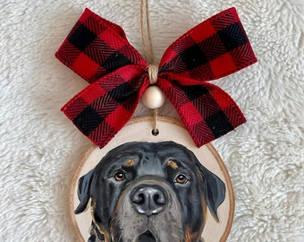 Adorno de mascota pintado a mano, adorno de rebanada de madera para mascotas, adorno de mascota personalizado, regalo de Navidad para mascotas, regalo de mamá de perro redondo de madera pintado a mano personalizado, perro