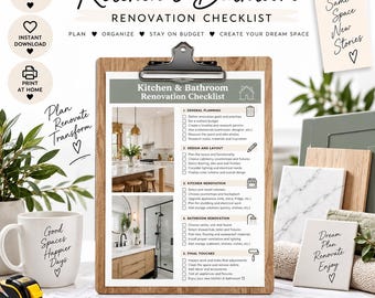 Puede incluir: Un portapapeles de madera con una lista de verificación de renovación de cocina y baño con texto y fotos. Incluye una taza blanca con texto, una cinta métrica, un lápiz y muestras de azulejos sobre una superficie con planos arquitectónicos.