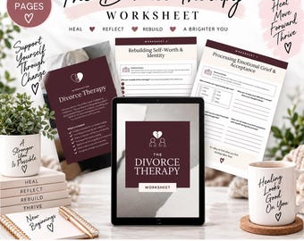 Może przedstawiać: Tablet cyfrowy wyświetla 17-stronicowy arkusz ćwiczeń do terapii rozwodowej w kolorze bordowym i białym. Wokół tabletu znajdują się wydrukowane arkusze, biały kubek z tekstem, notatnik, długopis oraz mała roślina w doniczce na biurku.