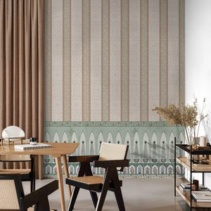 Carta da parati indiana a strisce con bordo floreale per un'eleganza indiana immediata