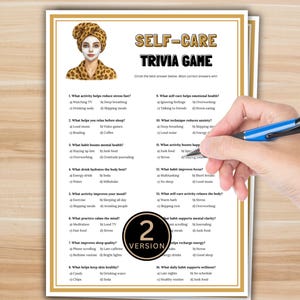 Peut inclure: Une feuille de jeu de trivia sur les soins personnels imprimée, avec une femme portant un masque facial et un foulard. Le jeu comprend des questions à choix multiples sur les pratiques de soins personnels. Une main tenant un stylo bleu pointe vers le jeu.
