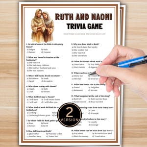Peut inclure: Une feuille de jeu de questions-réponses intitulée "Ruth et Naomi" avec des questions sur l'histoire biblique. La feuille présente une illustration de deux femmes et est tenue par une main avec un stylo bleu. Le jeu est la version 2.
