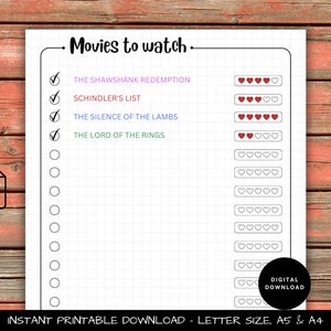 Peut inclure: Une liste de films à regarder imprimable sur fond de papier quadrillé. Le titre "Movies to watch" est en haut. La liste comprend des titres comme "The Shawshank Redemption" et "Schindler's List", avec des cases d'évaluation. Une icône PDF est dans le coin.