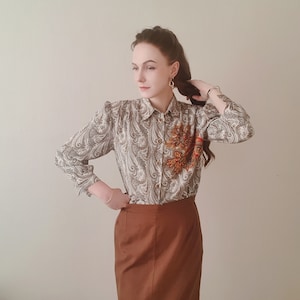 Camisa con estampado paisley vintage, blusa abstracta