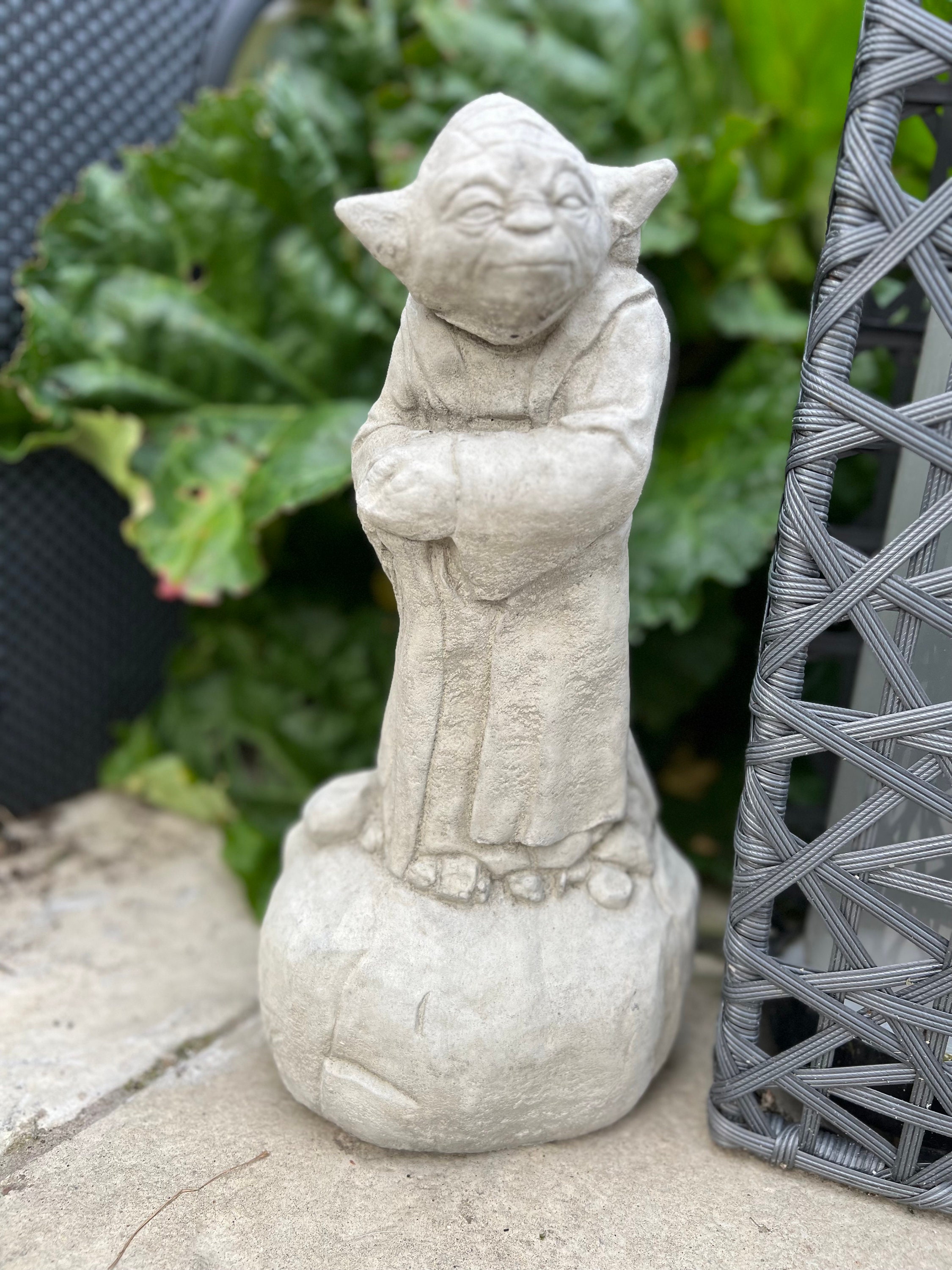Yoda garden statue discount
