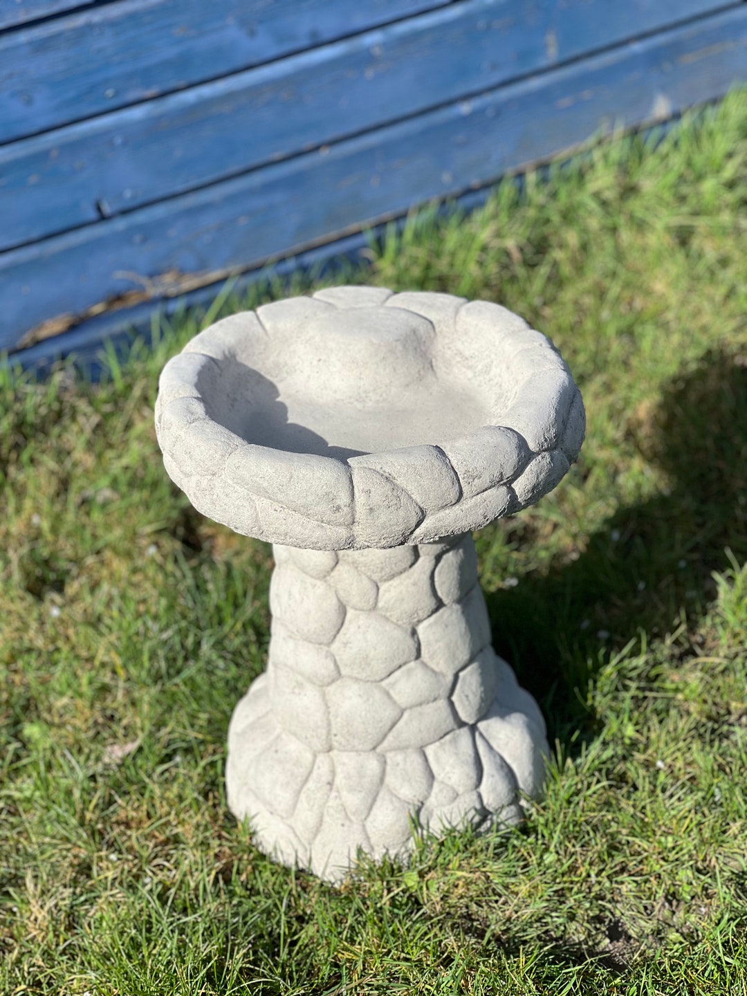 Outdoor Cement Bird Bath with Perched Bird Figurines