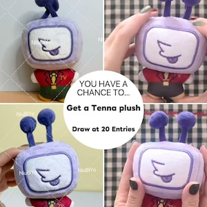 Puede incluir: Un peluche con forma de televisor retro con una cara sonriente y antenas. El juguete es morado, blanco, rojo, verde y negro. El texto de la imagen dice "¡LEE LA DESCRIPCIÓN!" y "Consigue un peluche Tenna Sorteo en 20 participaciones."