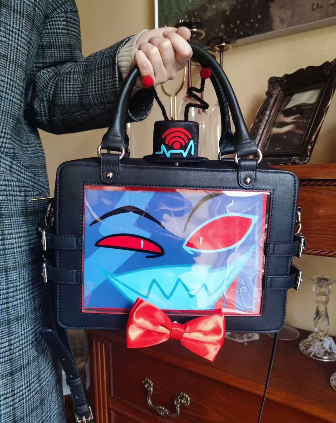 Hazbin Hotel Vox Ita Bag, Magnetic Hat & Bow Display Bag, PU