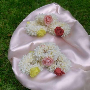 Hand Gajra Bangle  Sangeet Haldi Mehndi  Mehndi Mayoon Kalire Indian Wedding Favours for hair bun