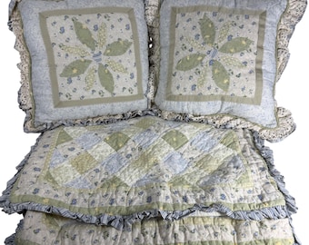 Vintage JC Penney 2 Pillow Shams 2 Pillows Floral Quilted Cotton Ruffled Edges