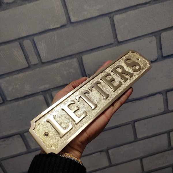 Personalisiertes Türschild aus Messing: Personalisiertes Türschild
