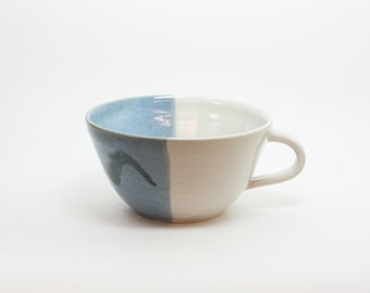 Cup with handle, hand-made approx. 240ml. Diameter approx. 11.5 cm (without handle), height approx. 6 cm, stoneware