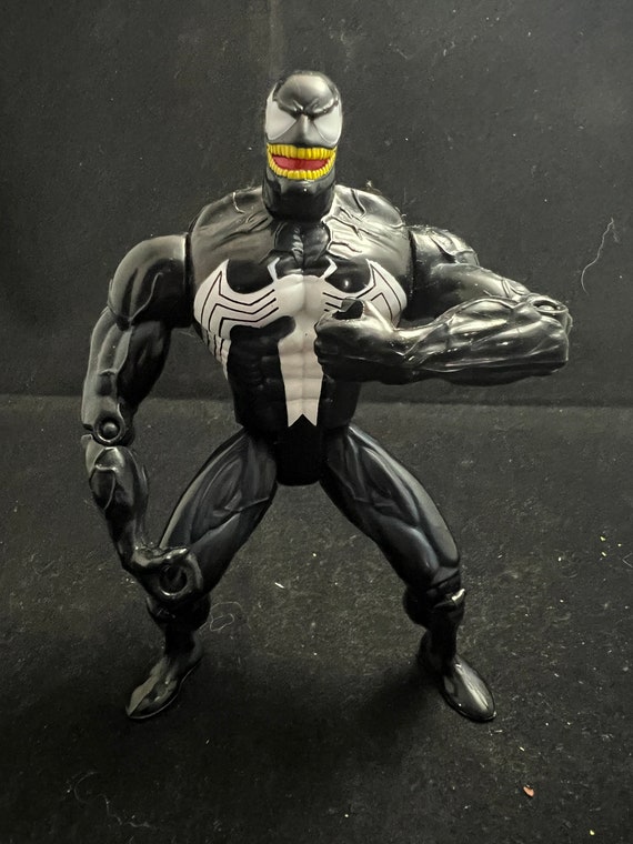 1999 Toy Biz Marvel Venom 5” Pull String Action Figure