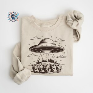 UFO Cow Abduction Shirt, Funny Vintage Graphic Alien T Shirt, Ufo Cow Shirt, Paranormal Oversized Aesthetic Ufo Tee, Vintage Cow Ufo T-Shirt
