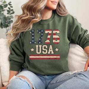 Retro 1776 USA Flag Sweatshirt, USA Flag, 4th Of July Sweatshirt, America Sweatshirt, Freedom Sweatshirt, Patriotic Sweatshirt, USA Sweater