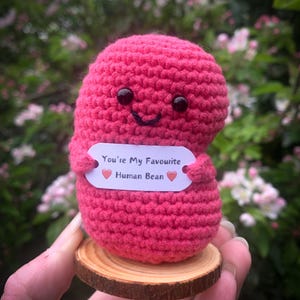 "Handgehäkelte ""Human Bean"" Jelly Bean."