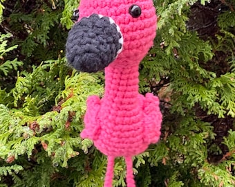 Llavero de flamenco tejido a mano