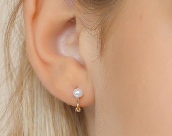 Pearl Hoop Earrings in Gold, Fresh Water Pearl Huggies Earrings, Bridesmaid Gifts, Wedding Jewelry, Pearl Jewelry, Gift For Her, E120