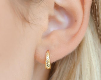 Gold Hoop Earrings, Small Huggie Earrings in 925 Sterling Silver, Celestial Earrings With Stars, Minimalist Earrings, Gift For Her, E97