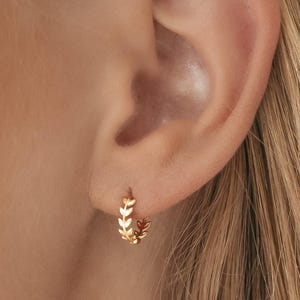 Dainty Gold Hoop Leaves Earrings, Tiny Huggie Hoops in Gold, Sterling Silver, Rose Gold, Minimalist Jewelry for Women, Gift for Her, E058