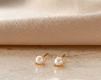 Delicate Pearl Stud Earrings | Everyday Minimalist Gold Earrings | Pearl Jewelry | Minimalist jewelry | Anniversary Gift For Her | E9