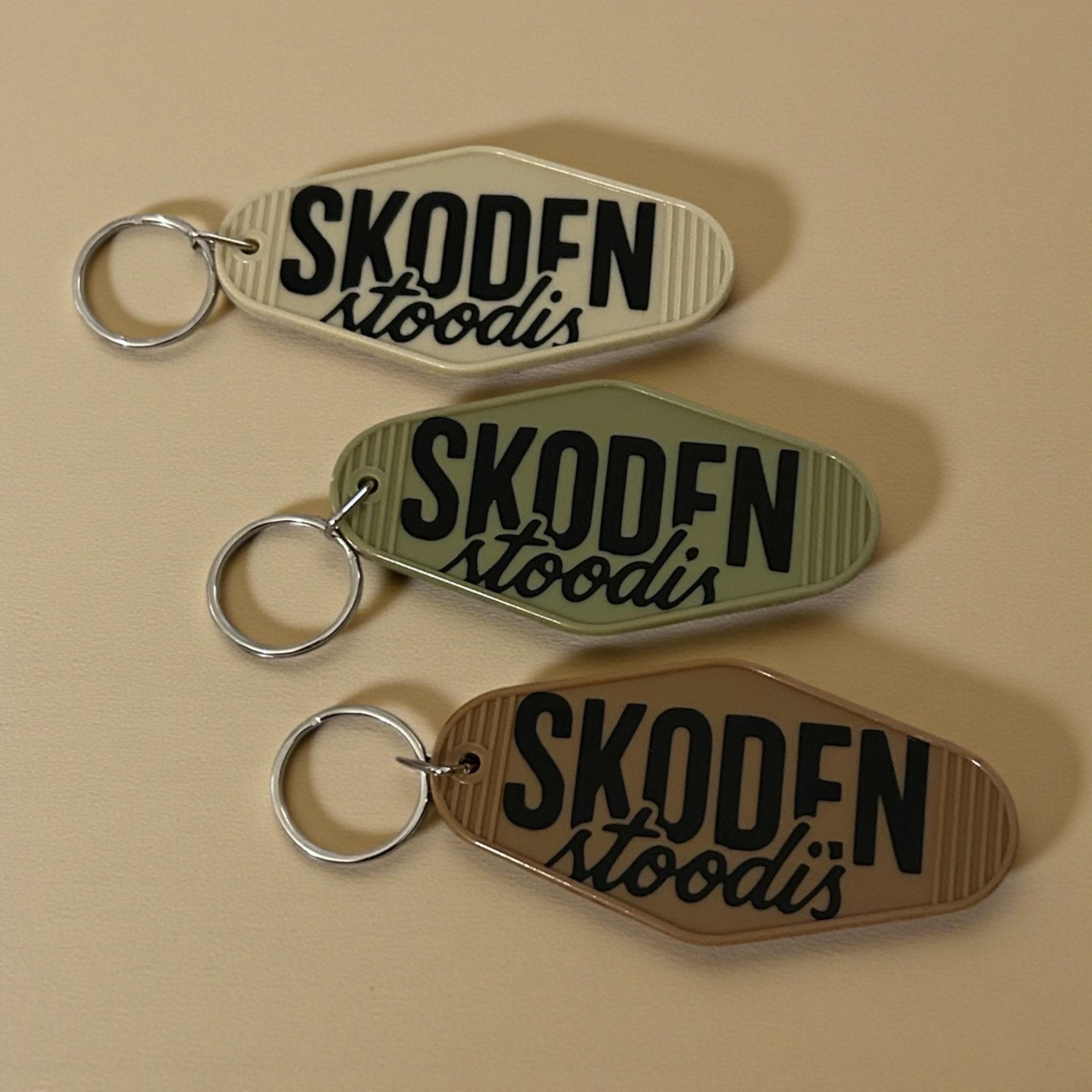 Skoden Stoodis Keychain – Native American Retro Motel Tag