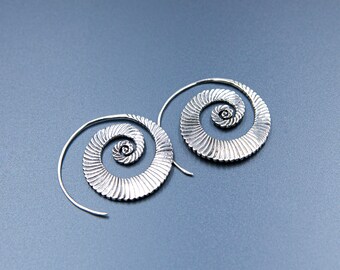 Sterling silver spiral hoops earring