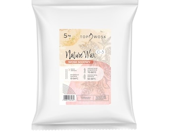 Może przedstawiać: Biały worek z woskiem sojowym z etykietą, na której widnieje napis "Nature Wax" i "Wosk Sojowy". Etykieta zawiera również tekst "C-3", "5 kg", "Top Wosk" oraz zakresy temperatur do podgrzewania i chłodzenia wosku.