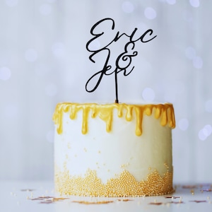 Personalisierter Tortenaufsatz, Hochzeitstortenaufsatz, rustikaler Hochzeitstortenaufsatz, schwarzer Acryl-Jubiläums-Kuchenaufsatz, individueller Mr & Mrs