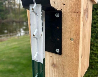 T-Post Birdhouse Mount Bracket (No-Drill Mounting System)