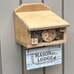 Cedar Mason Bee House – Unique and functional Bee Hotel  | Garden Pollinator Habitat | Cute Natural Decor for Backyard or Patio