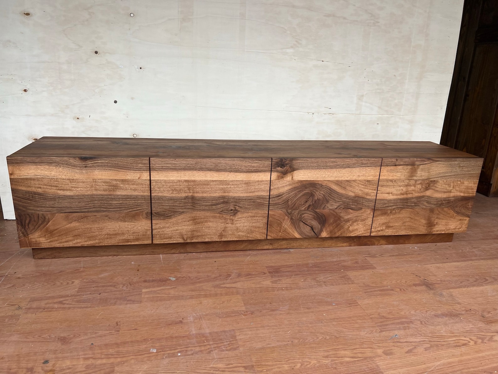 Solid Walnut Wood Tv Stand / Natural Wood Tv Stand / Modern Tv Stand