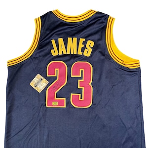 Camiseta firmada de LeBron James, camiseta retro de los Cleveland Cavs n.° 23, autografiada y certificada.