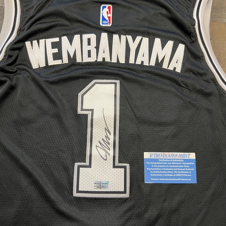 Koszulka Victora Wembanyama z autografem San Antonio Spurs COA nr 1 zdjęcie 4