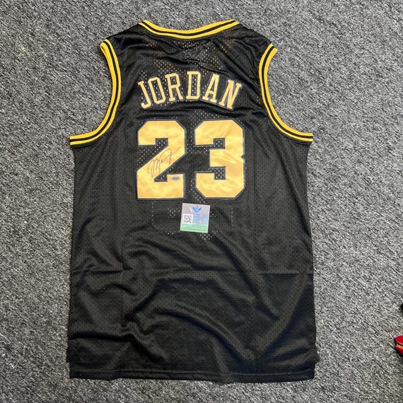 Michael Jordan Signed Finals '97-98 Jersey, Chicago Bulls #23