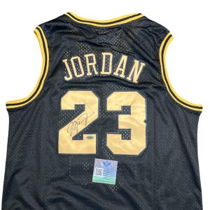 Michael Jordan Signed NBA FINALS ‘97-98 Black Gold Jersey Chicago Bulls #23 Autographed Jersey Hologram COA