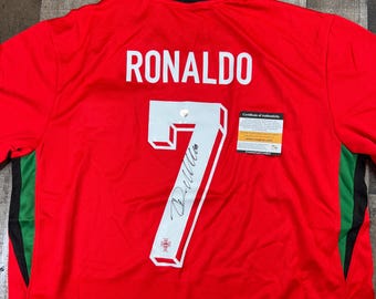 Camiseta de fútbol de Portugal firmada por Cristiano Ronaldo (COA)