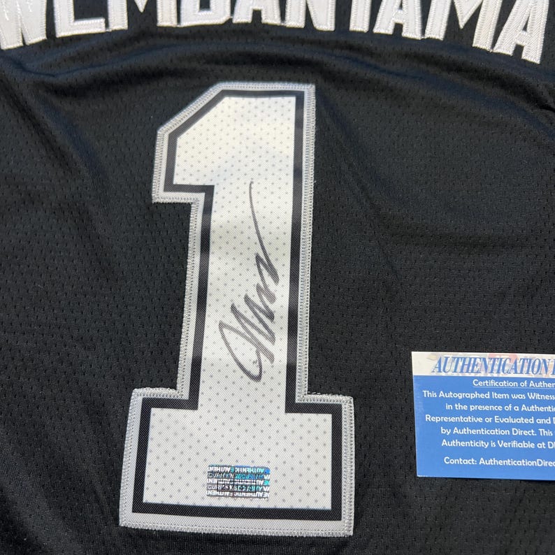 Koszulka Victora Wembanyama z autografem San Antonio Spurs COA nr 1 zdjęcie 7