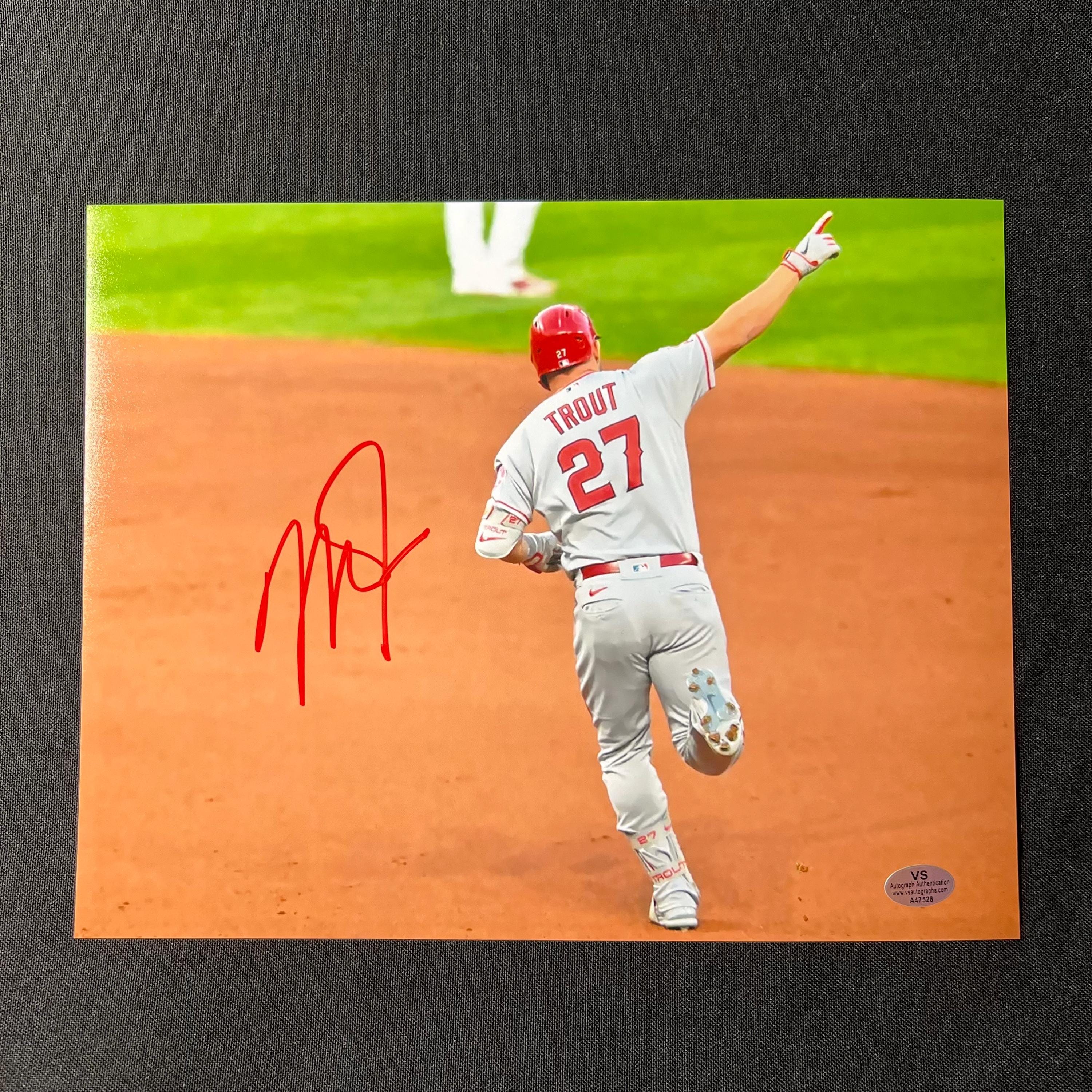 ロサンゼルス・エンジェルス マイク・トラウト選手直筆サイン入りフォト証明書付き マイク・トラウト直筆サイン入り写真 ロサンゼルス・エンゼルス 8x10