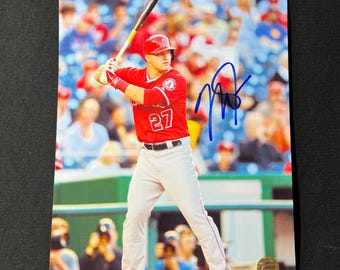 ロサンゼルス・エンジェルス マイク・トラウト選手直筆サイン入りフォト証明書付き マイク・トラウト直筆サイン入り写真（8.5x11インチ、ロサンゼルス