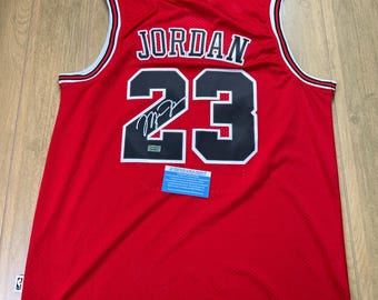Maglia autografata di Michael Jordan, Chicago Bulls Finals '97-'98, con certificato di autenticità.